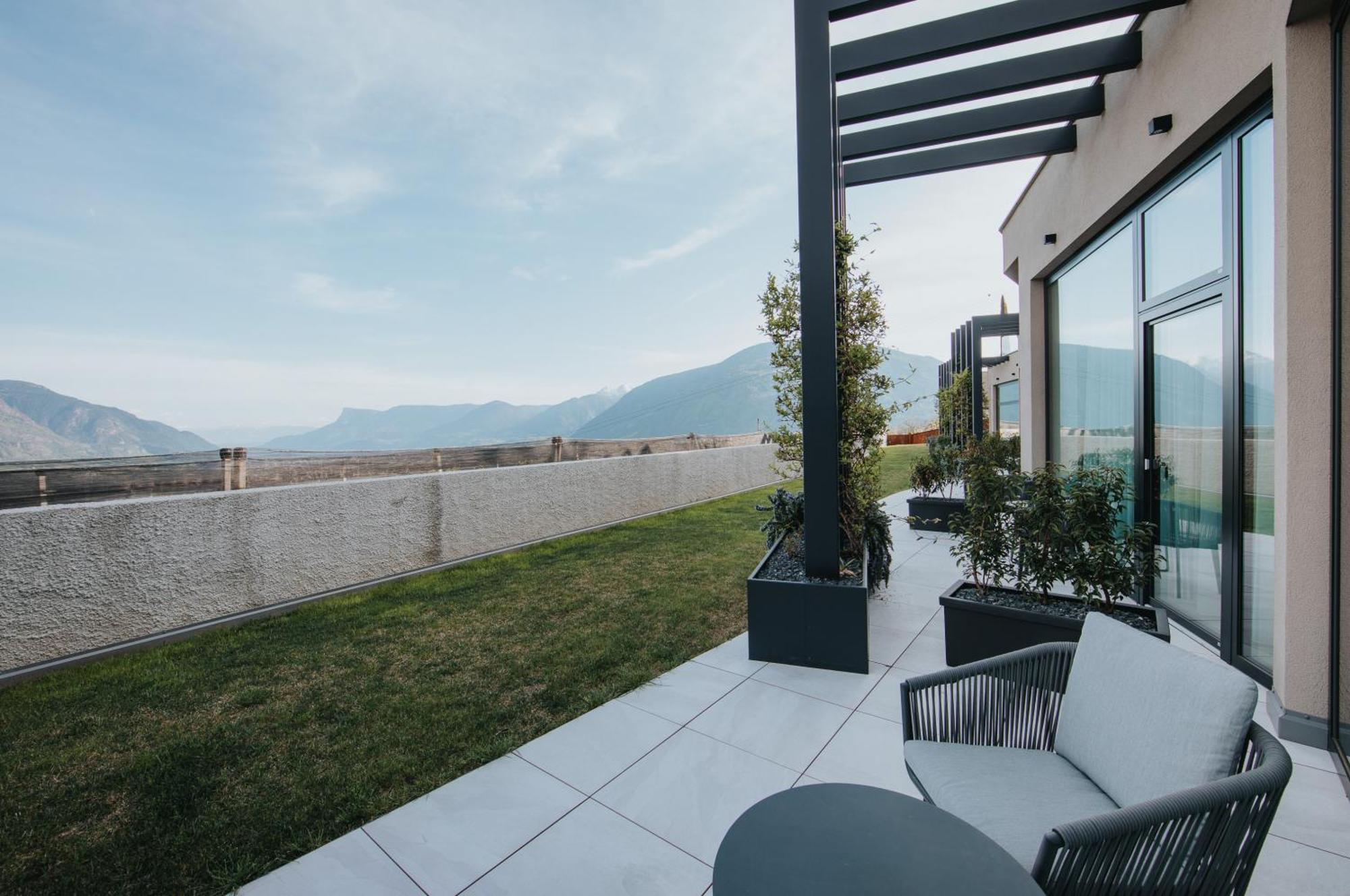 La Vista Panoramic Hideaway (Adults Only) Bed & Breakfast Tirolo Room photo